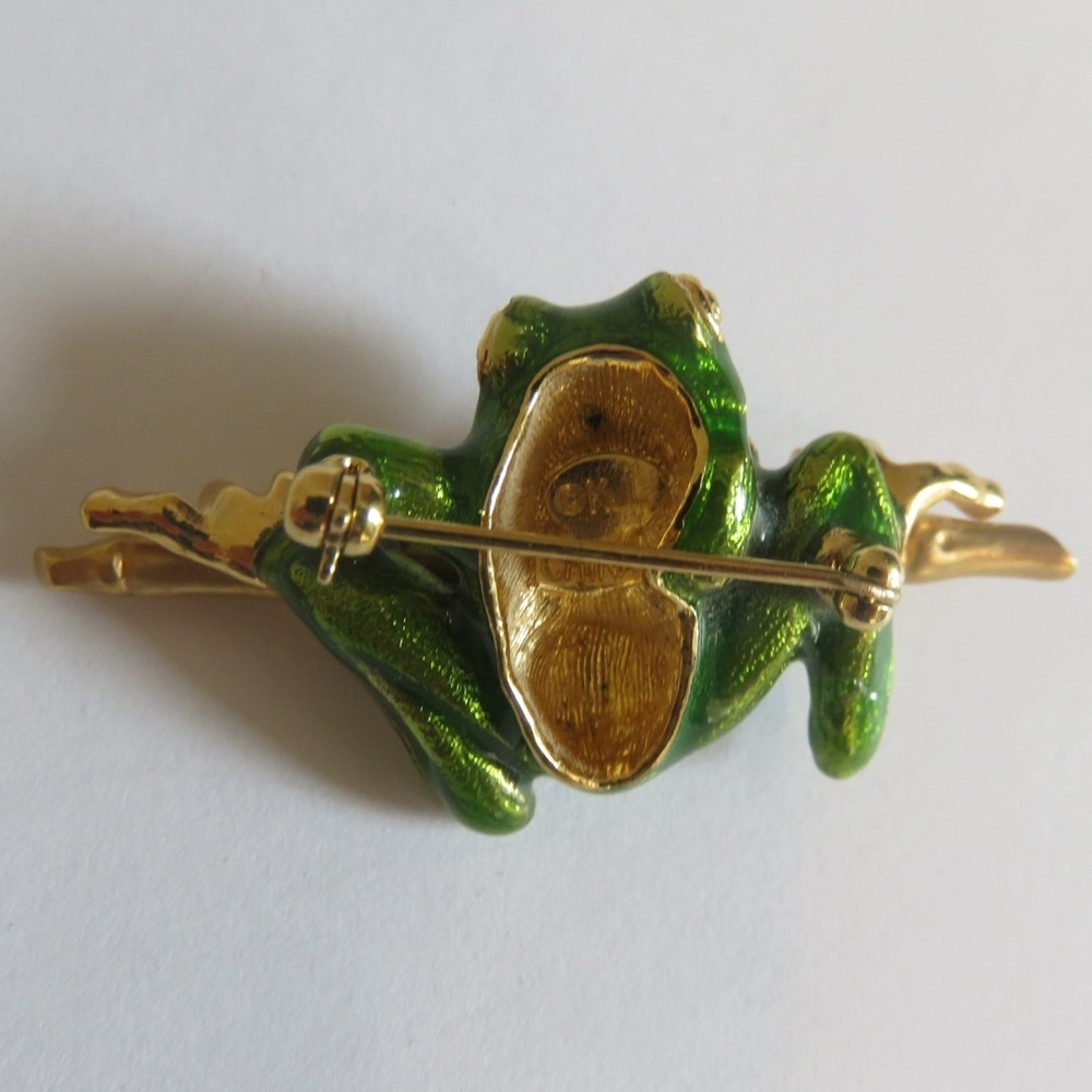 Vintage Kenneth Jay Lane KJL Green Enamel Frog on Branch Brooch Gold Tone Pin 2" - Picture 5 of 9